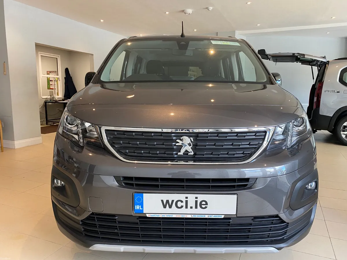 Wheelchair Taxi Peugeot Rifter 2021 - Image 2