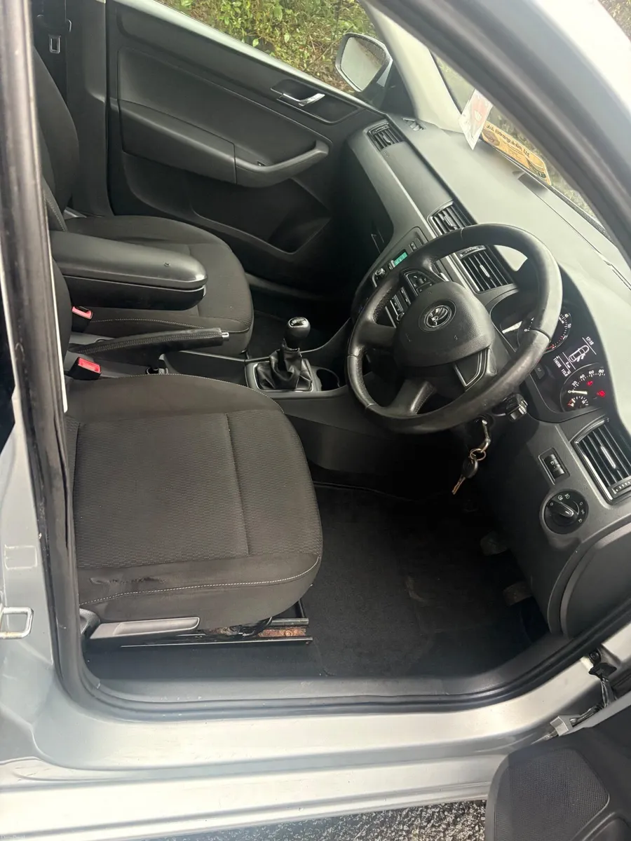 Skoda Rapid 1.2 petrol - Image 4