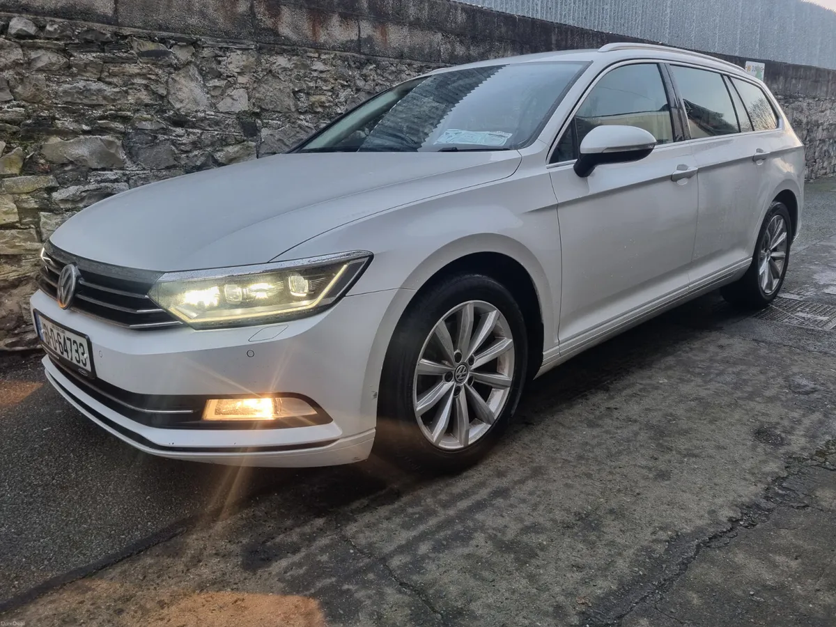 Volkswagen Passat 2016 - Image 5