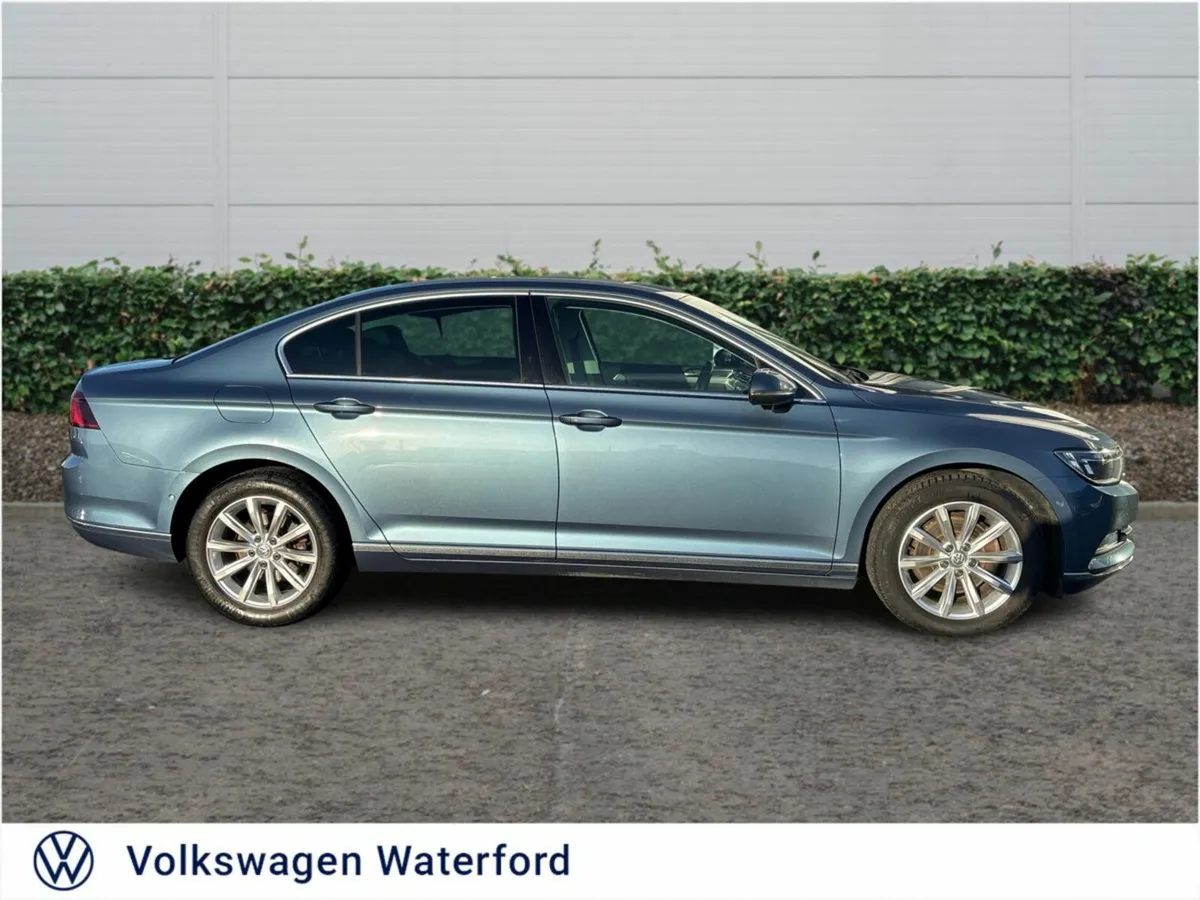 Volkswagen Passat 1.6 TDI 120HP Highline - Image 4