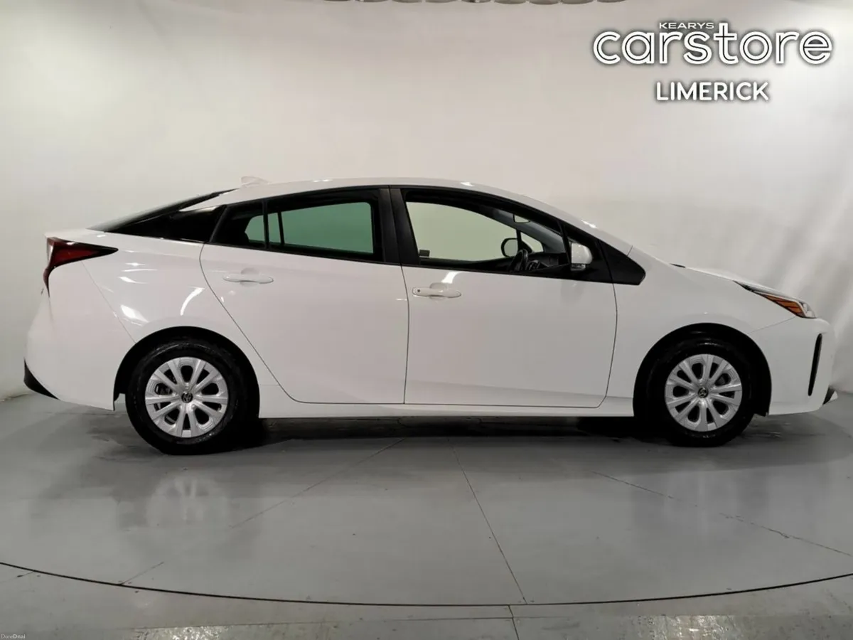 Toyota Prius 1.8 PET HYBRID - Image 2