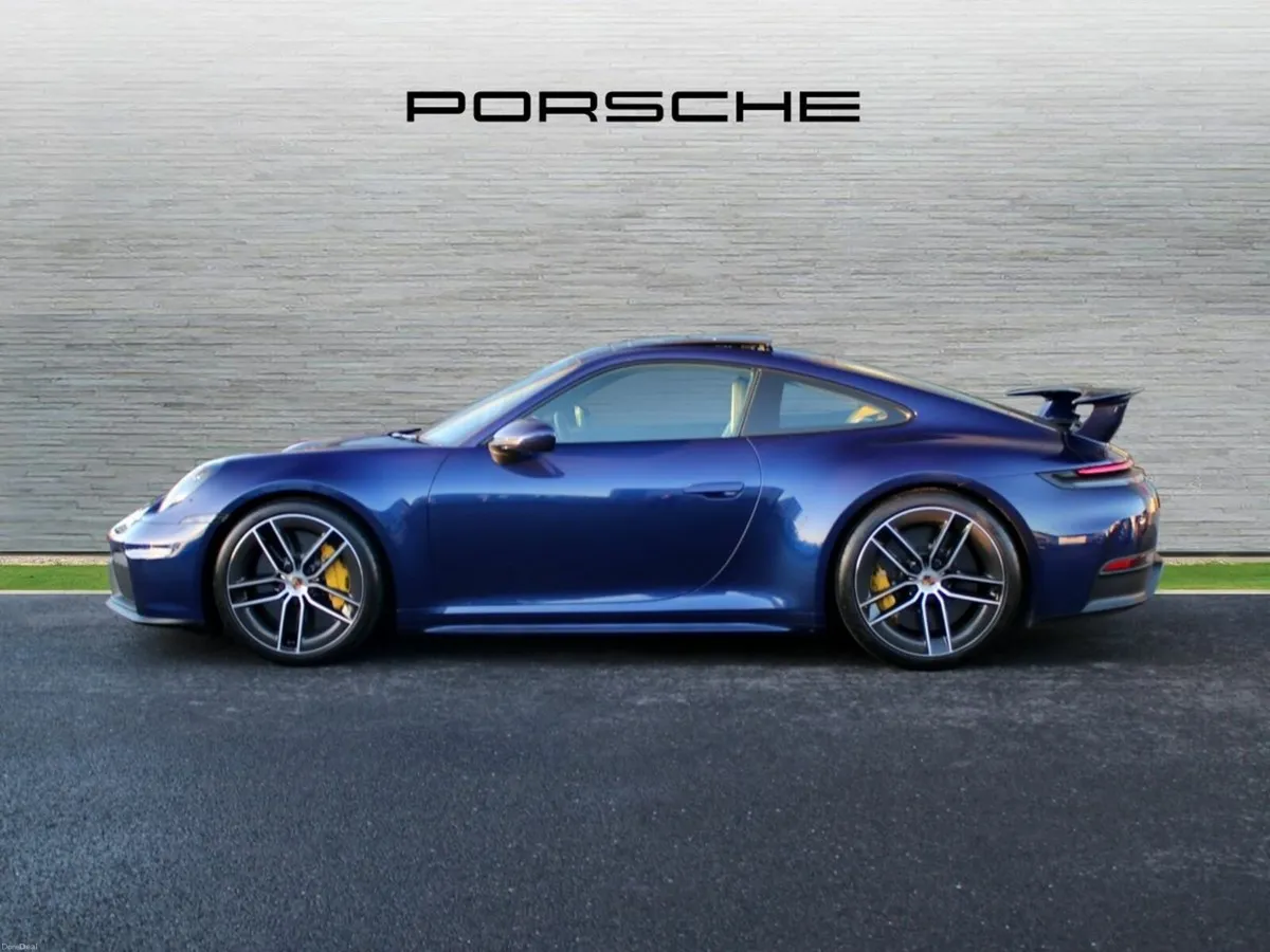Porsche 911 Carrera GTS - Image 4