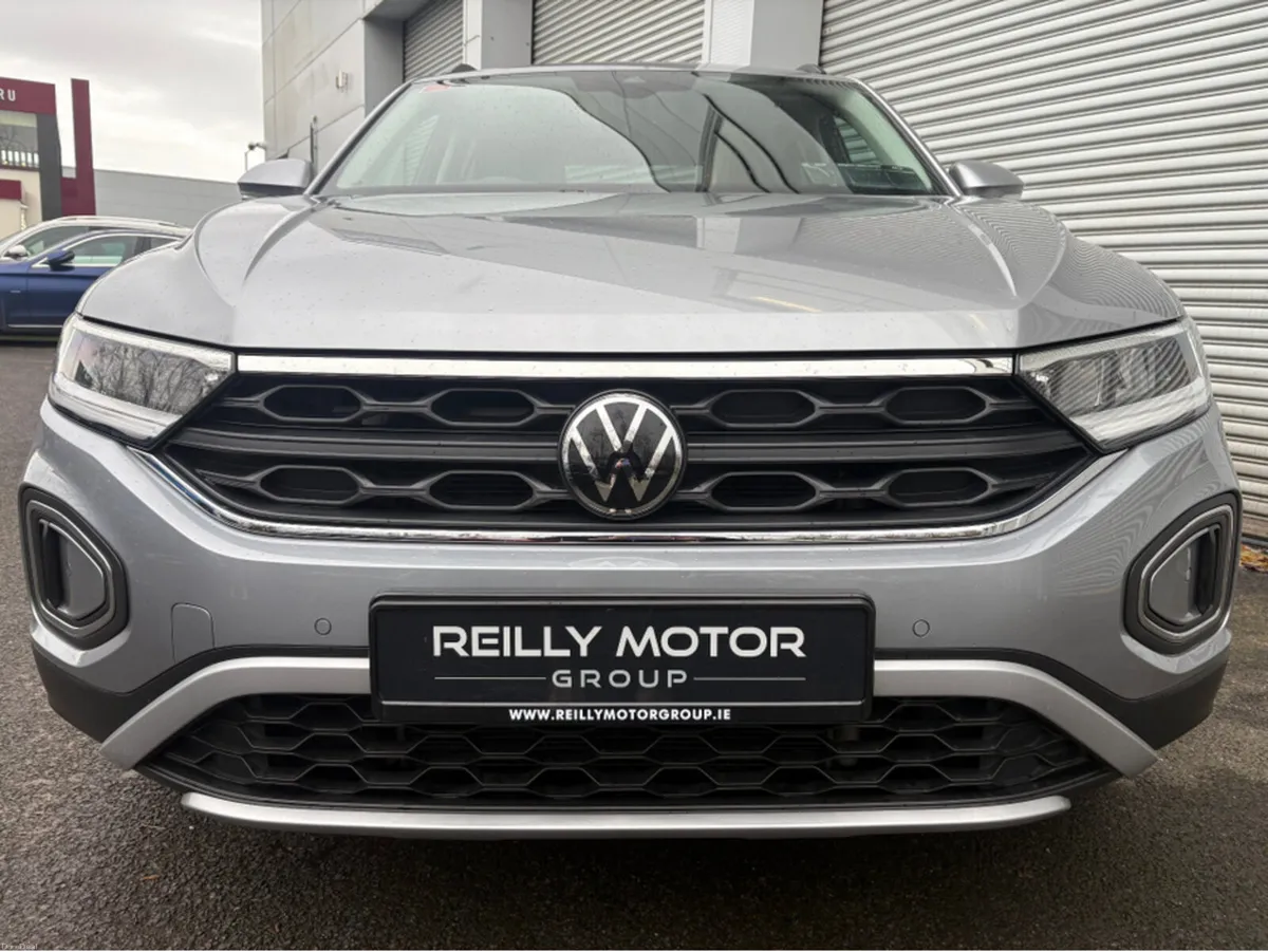 Volkswagen T-Roc 1.0 PETROL LIFE - Image 2
