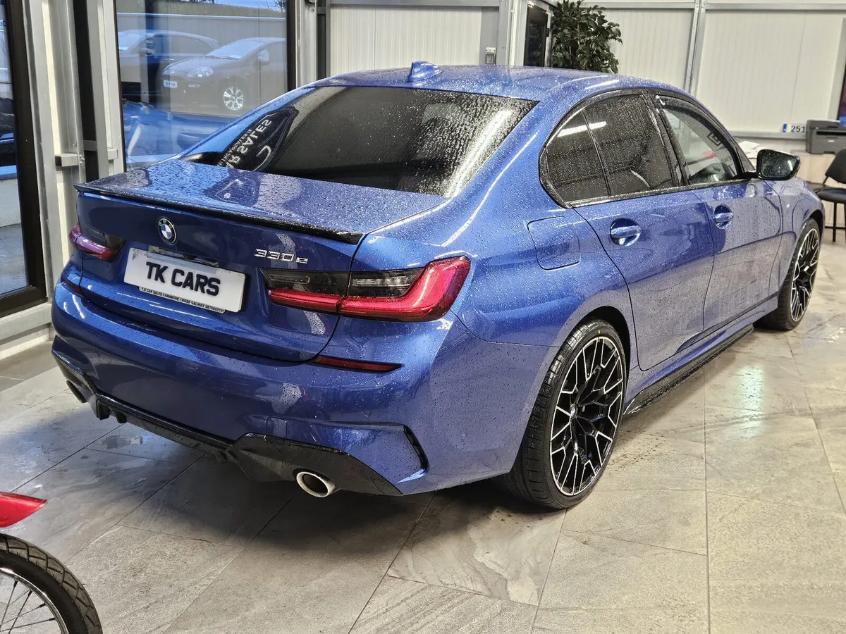 211 BMW 330 e 2.0 PETROL PLUG IN HYBRID - Image 2