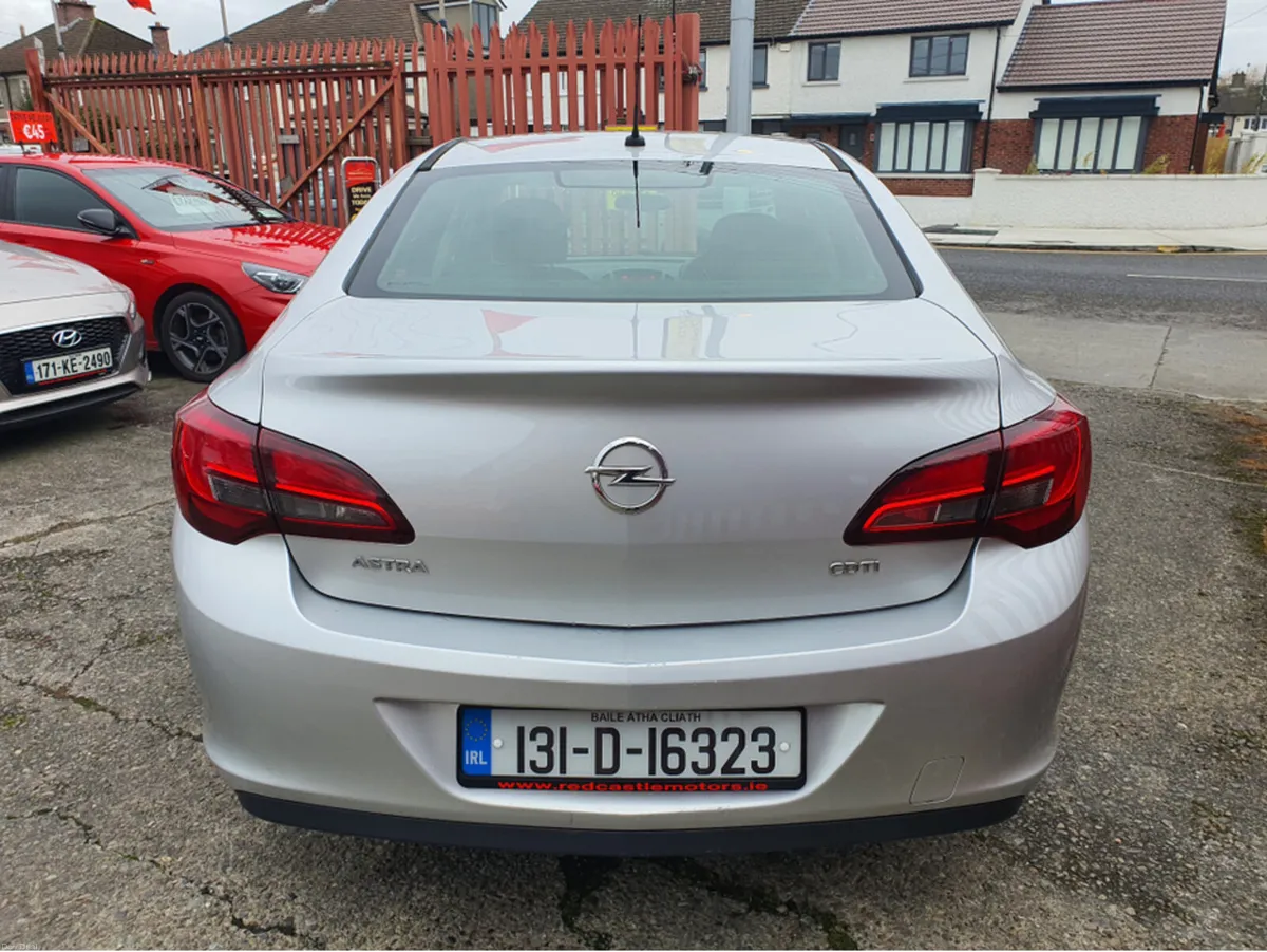 Opel Astra S 1.7 CDTI 110PS 4DR - Image 4