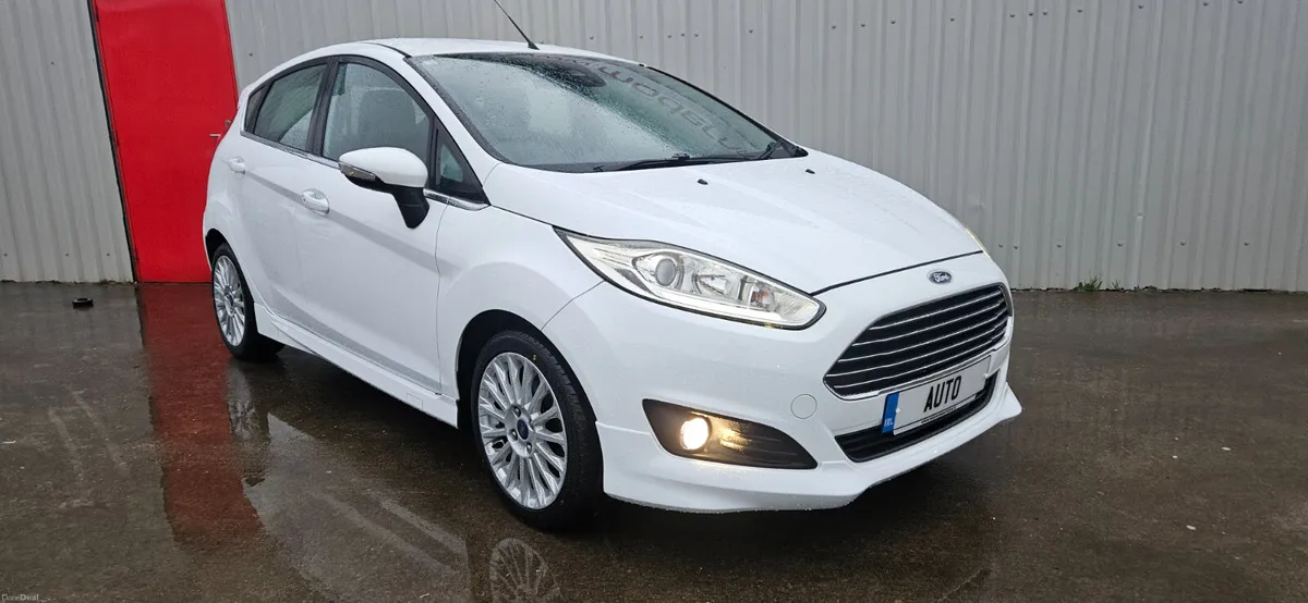 Ford Fiesta auto titanium/zetec s low km high spec - Image 2