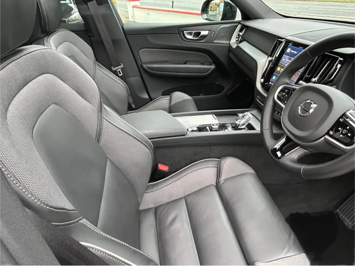 Volvo XC60 + T6 PHEV  PLUS  AWD BLACK EDITION - Image 2
