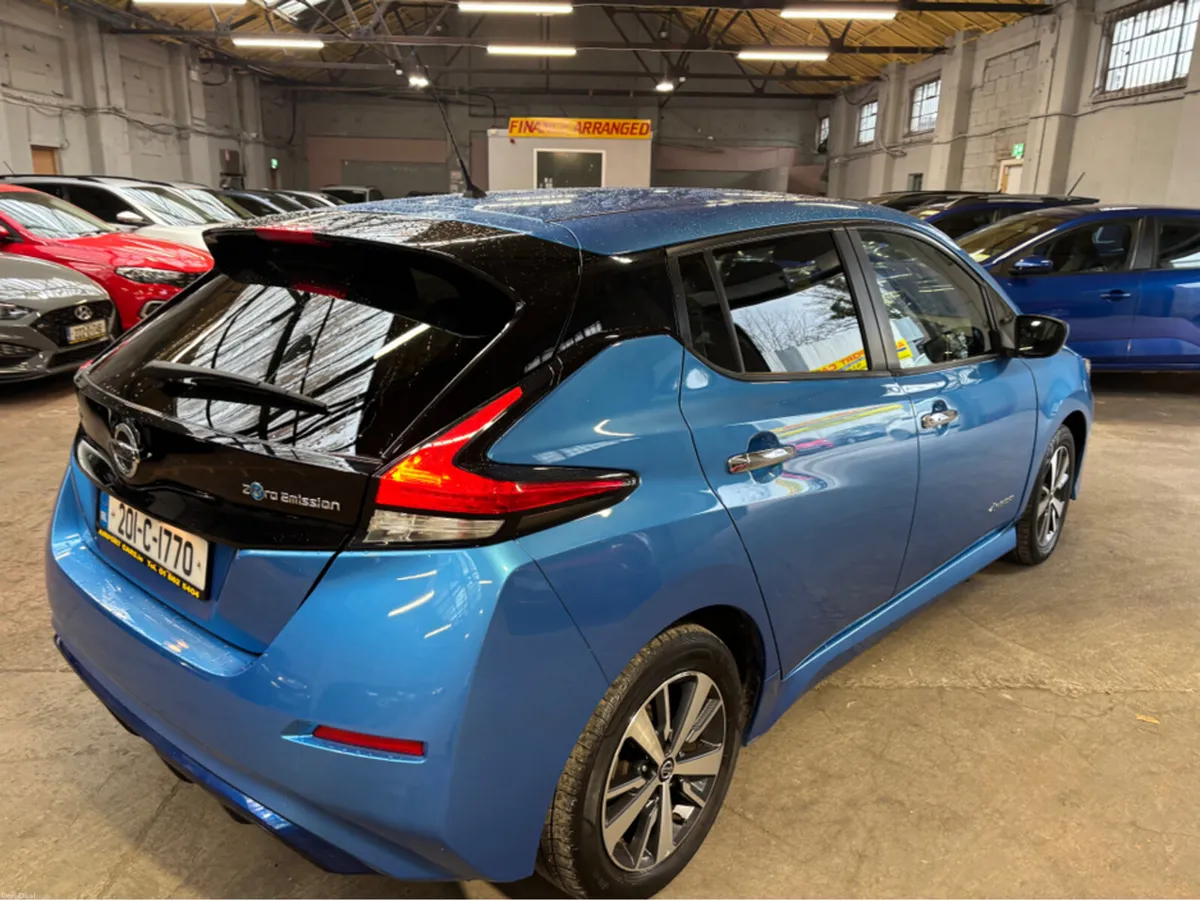 Nissan Leaf 40K EV SV 40KW '19 4DR AUTO - Image 2