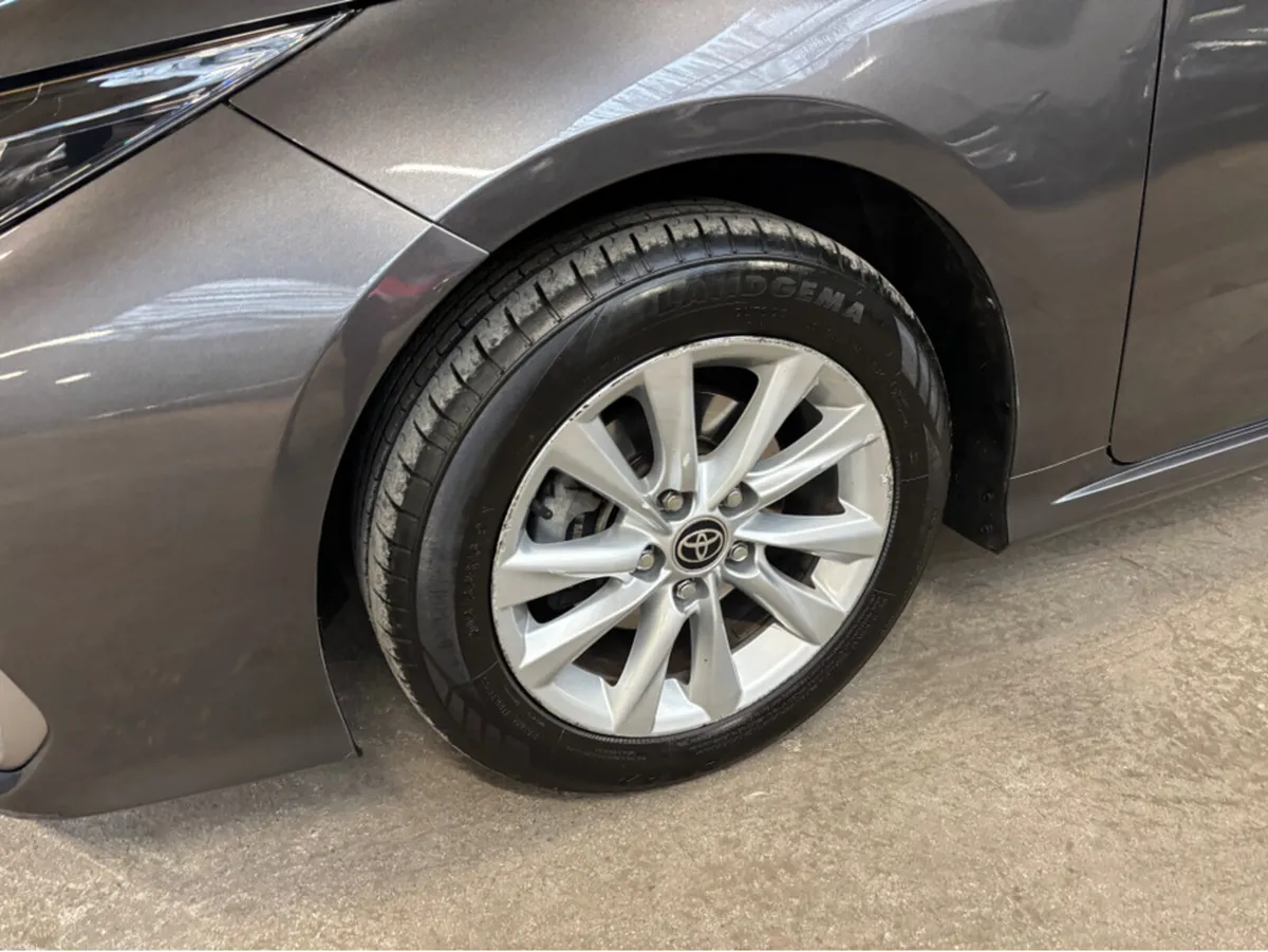 Toyota Corolla LUNA SALOON 4DR AUTO - Image 2