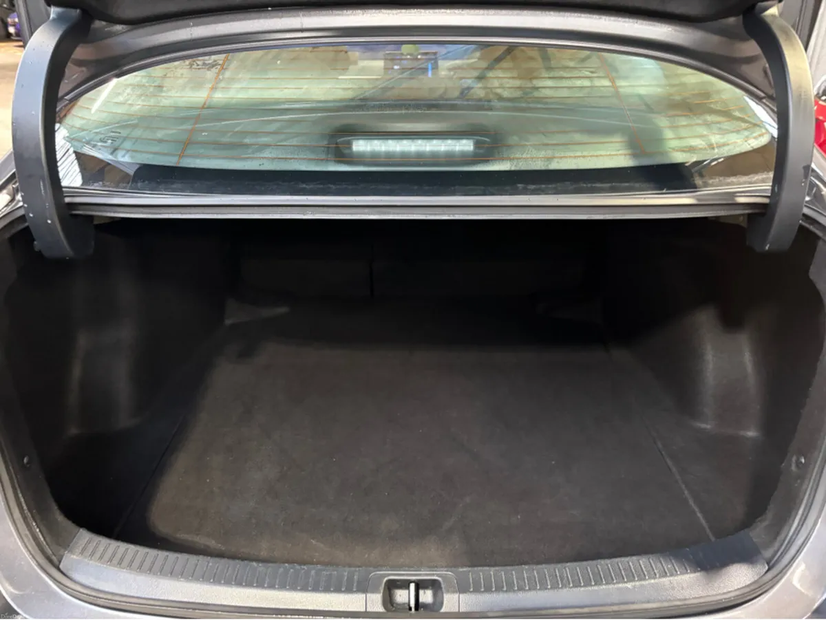 Toyota Corolla LUNA SALOON 4DR AUTO - Image 3