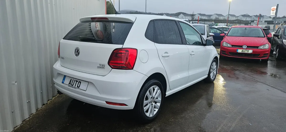Volkswagen Polo auto 1.2 comfort low kms high spec - Image 3