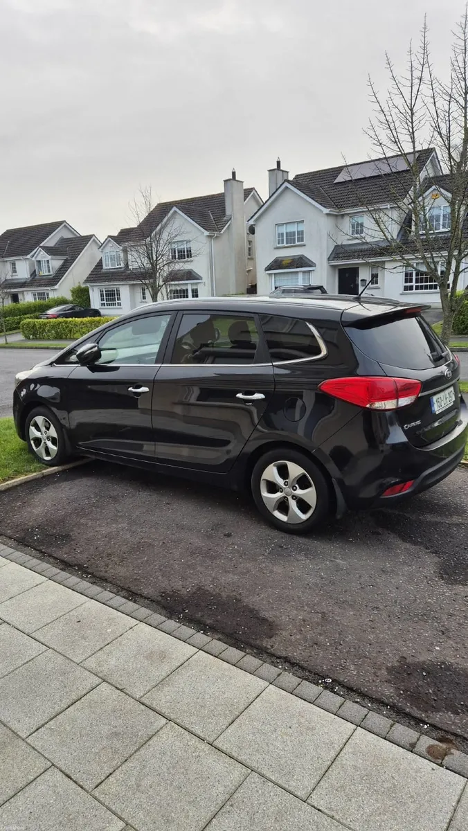 Kia Carens 2015 NCT Expiry 08/2027 - Image 2