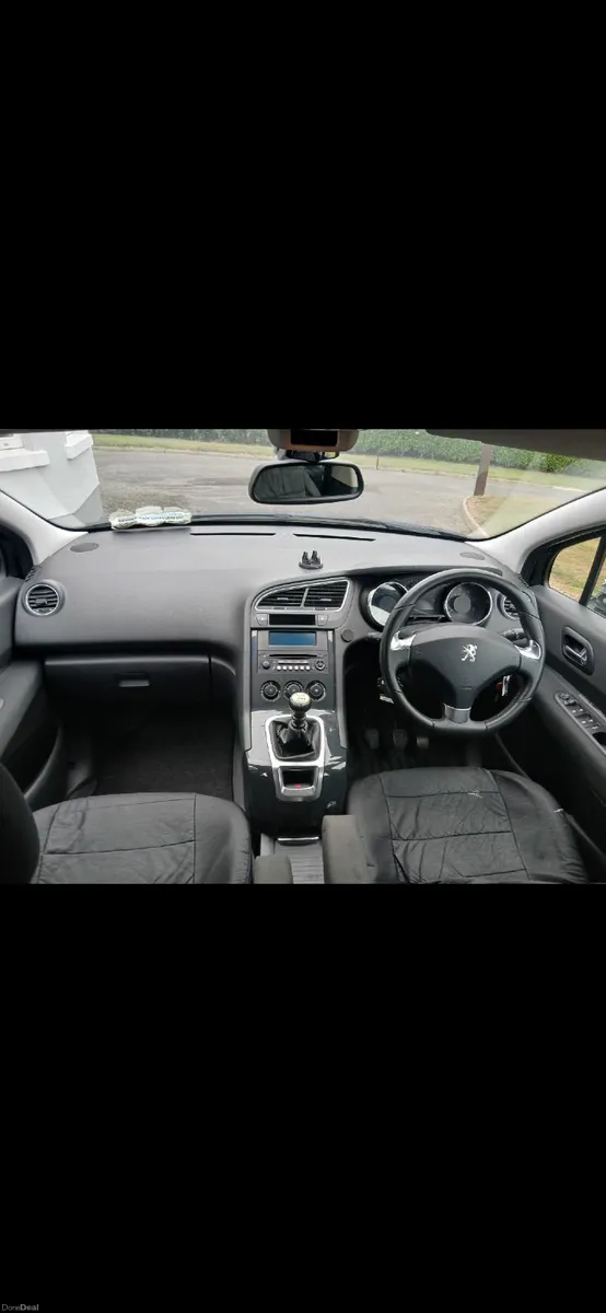 Peugeot 5008 2015 - Image 2