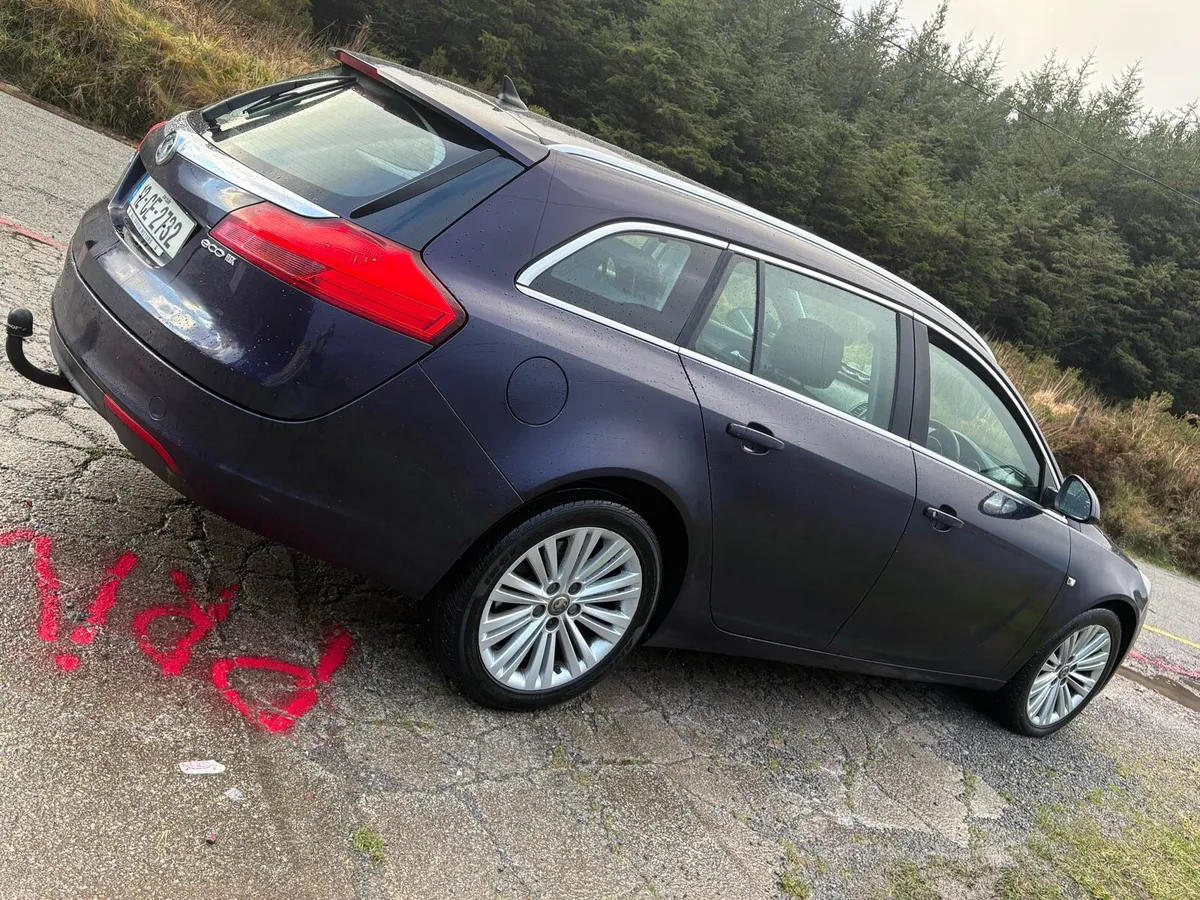 Vauxall insignia estate - Image 2