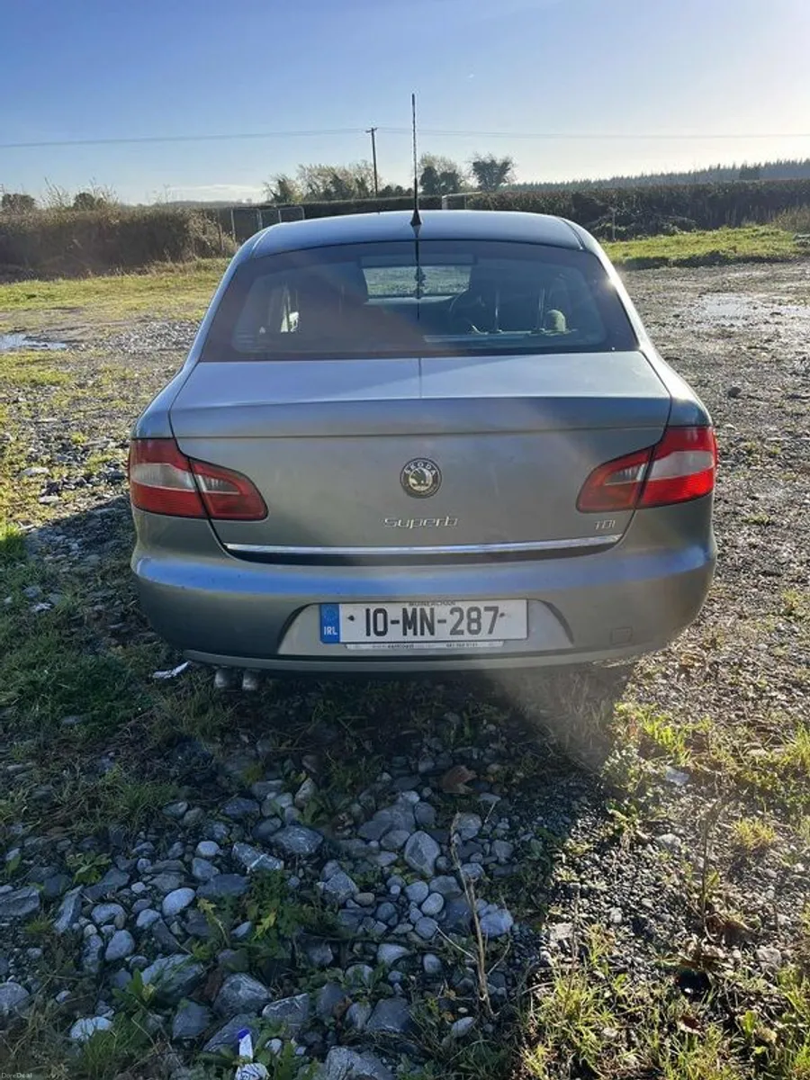 2010 Skoda Superb - Image 3
