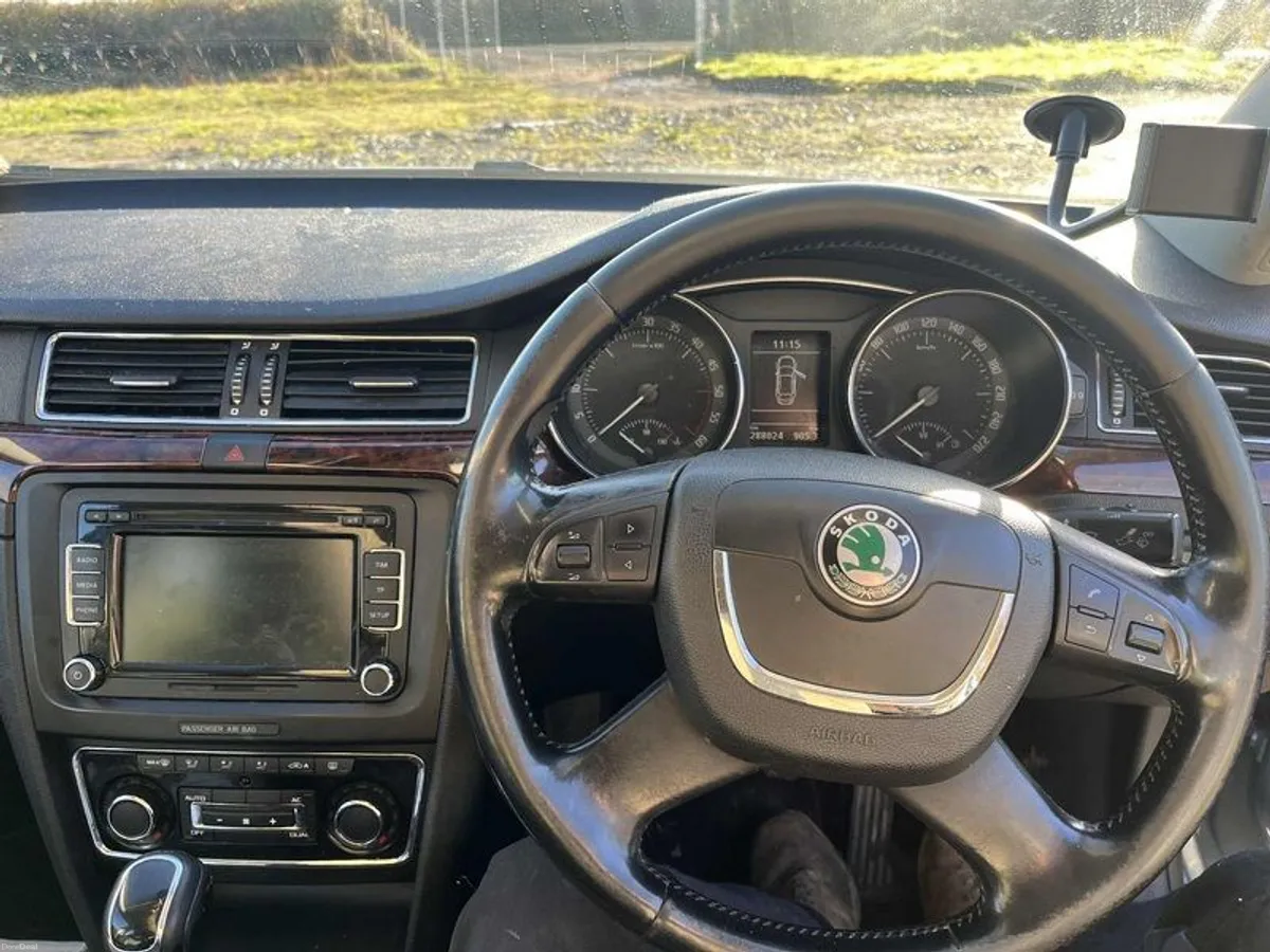 2010 Skoda Superb - Image 2