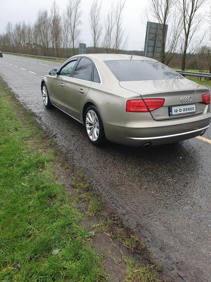 Audi A8 2012 - Image 2