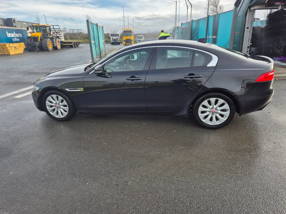 Jaguar XE 2.0 Diesel. Automatic. 2018 - Image 3