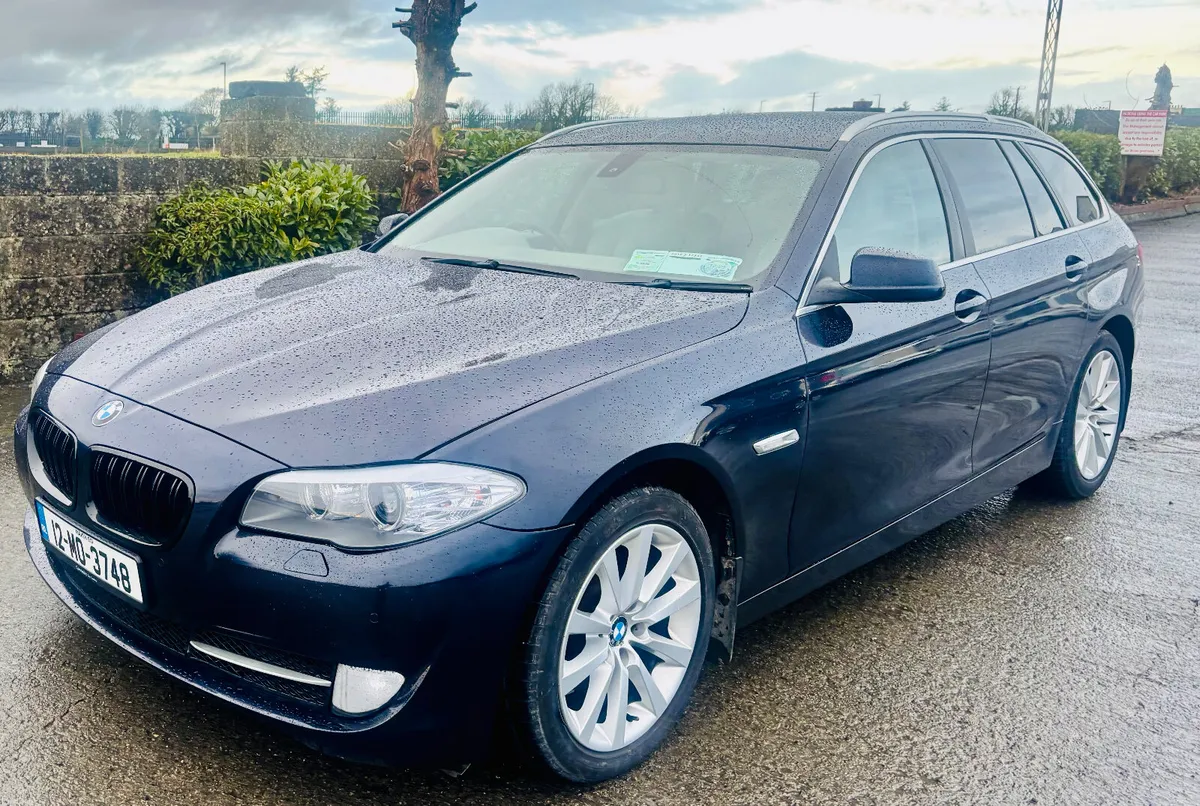 BMW 5-Series 2012 - Image 2