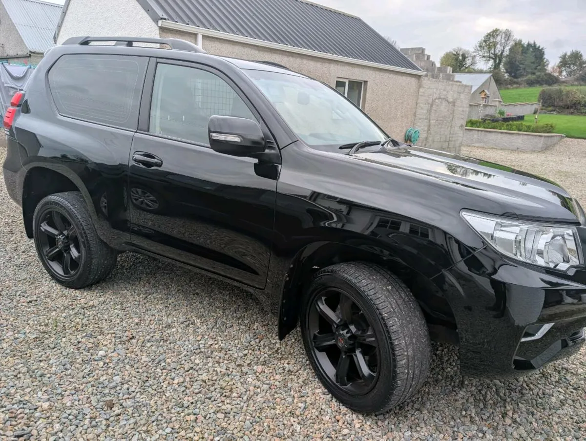 Landcruiser (Rear Seats W.a.n.t.e.d)