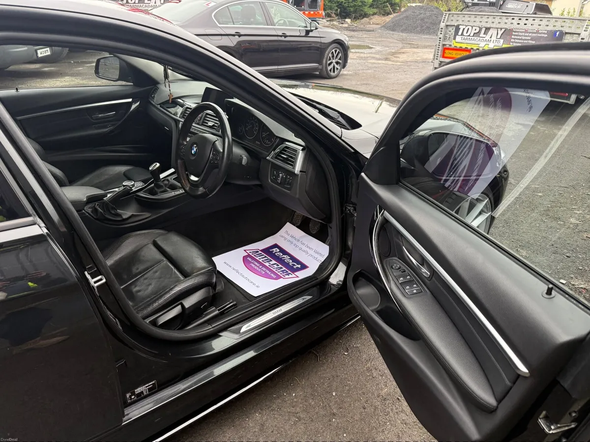 BMW 3-Series 2018 - Image 4