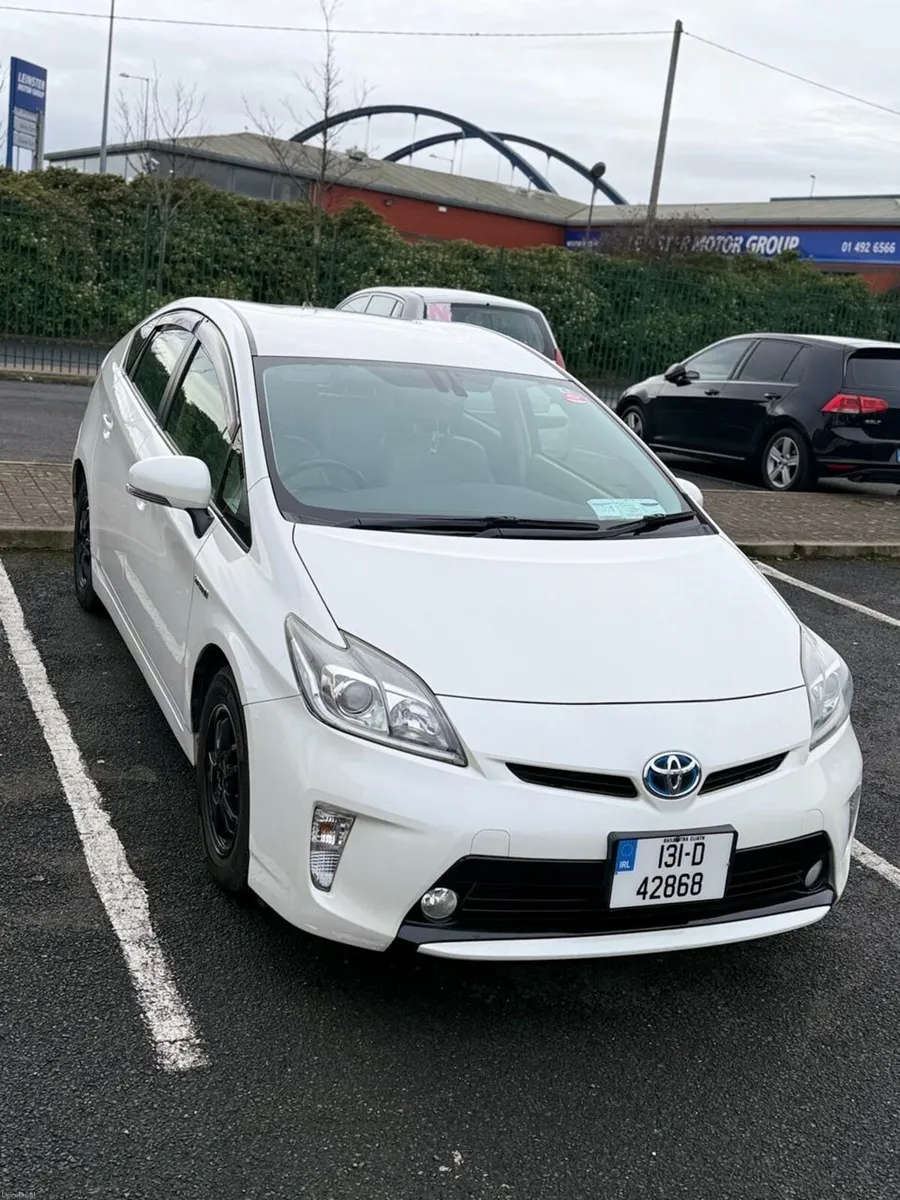 Toyota Prius 2013 Hybrid - Image 2