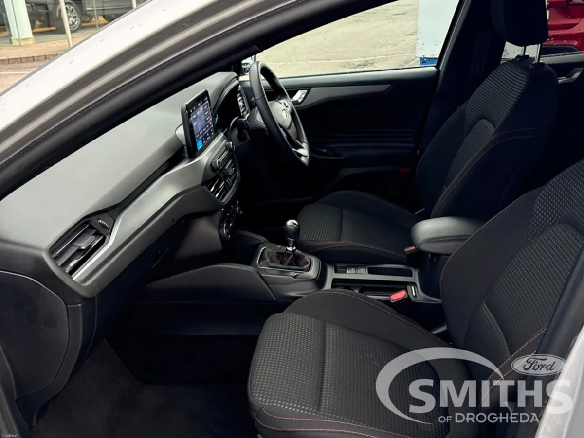 Ford Focus ST-LINE 1.0T 125PS *ESTATE* - Image 3