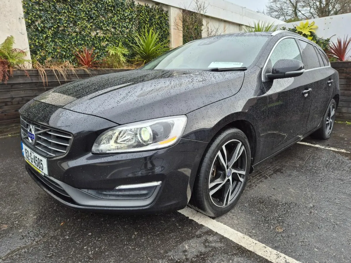 Volvo V60 1.6 PETROL AUTO / LUX SPEC / LOW MILEAGE - Image 1