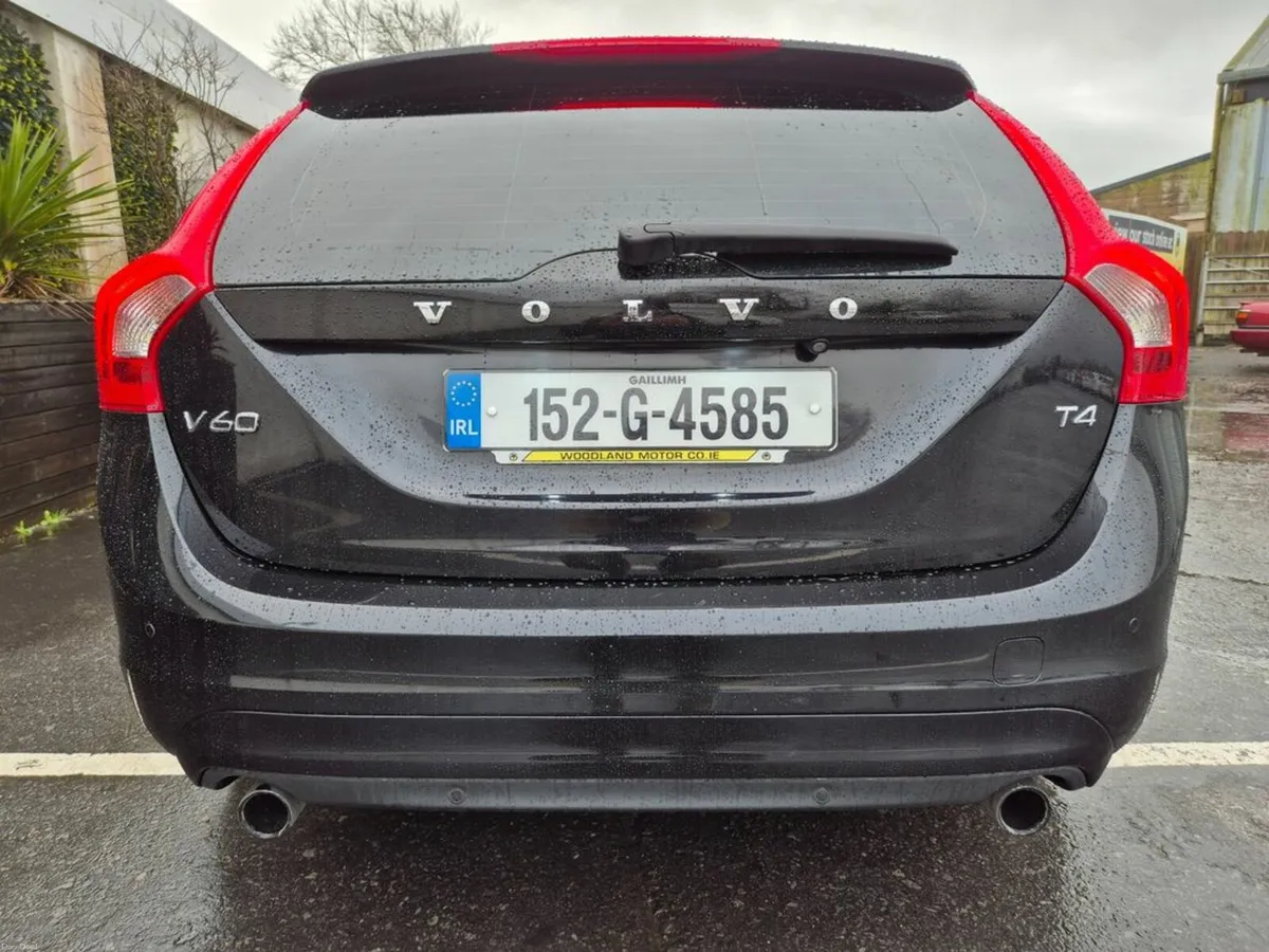 Volvo V60 1.6 PETROL AUTO / LUX SPEC / LOW MILEAGE - Image 5