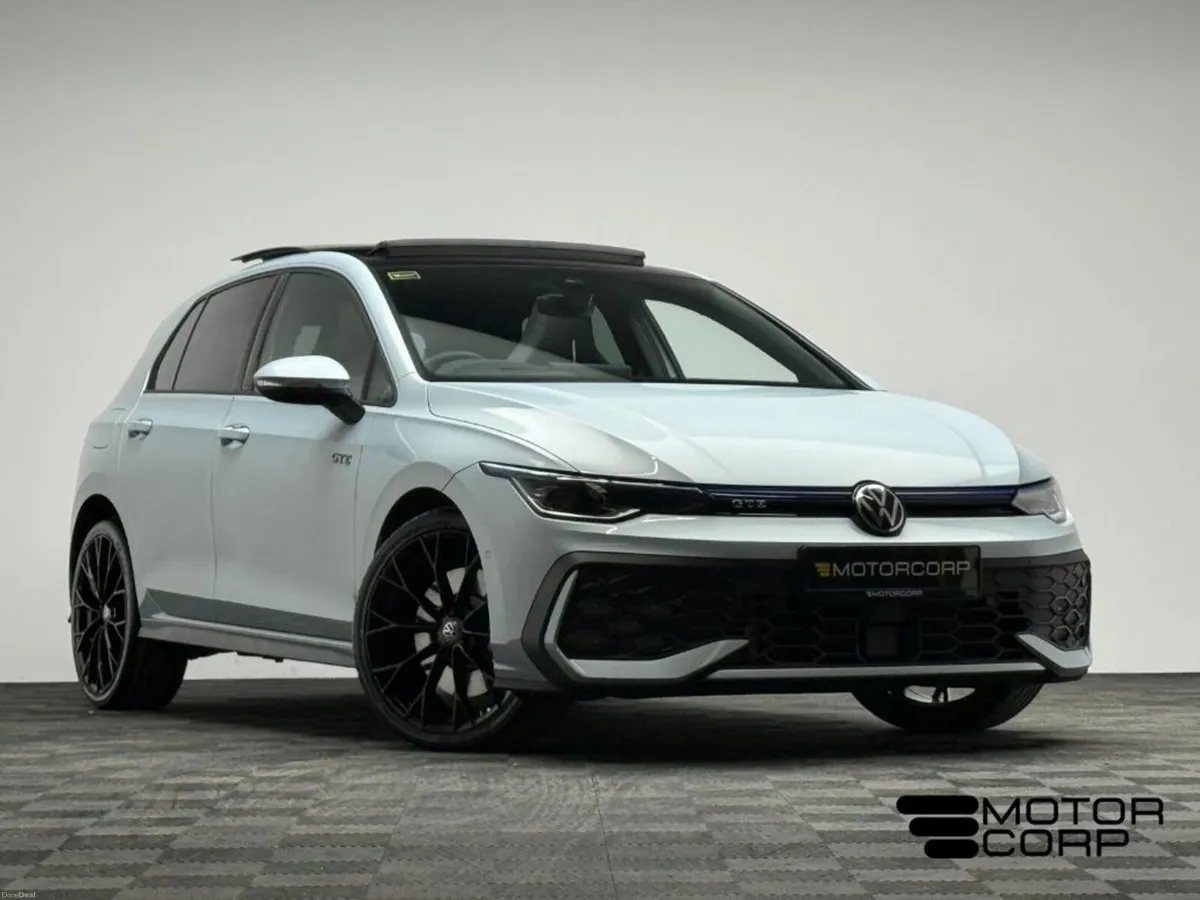 Volkswagen Golf GTE 1.5 PHEV 272HP DSG *PAN ROOF* - Image 1