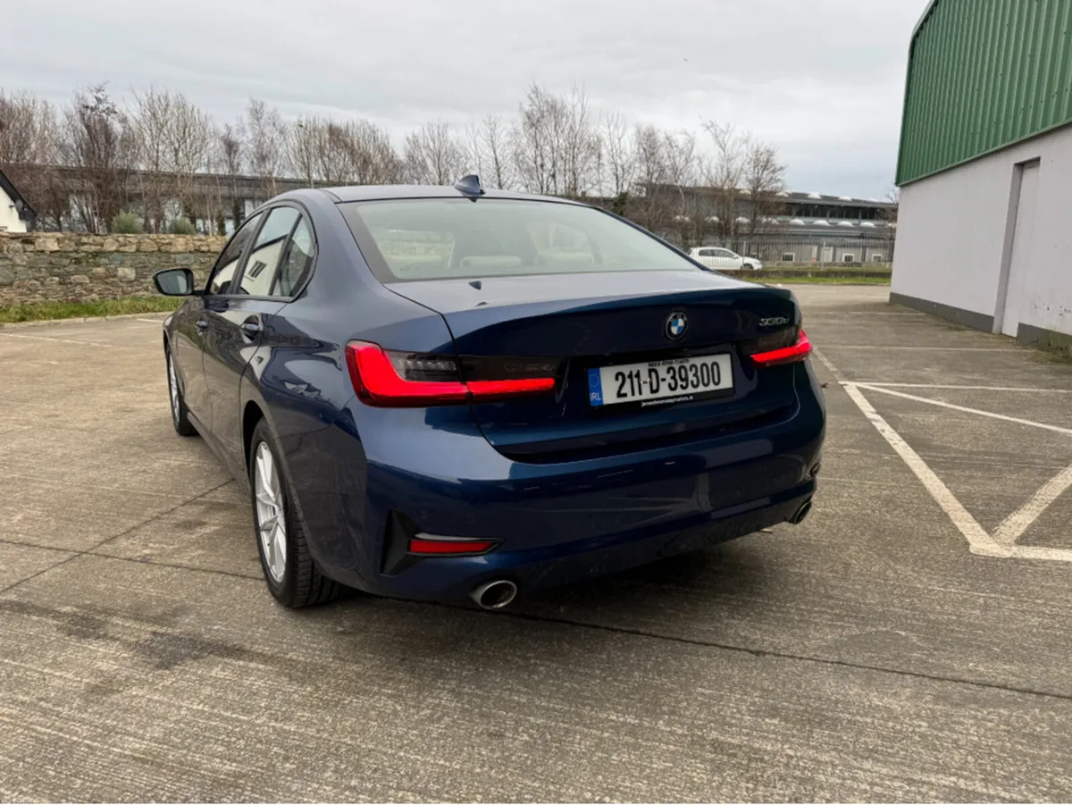 BMW 3-Series 330e SE PRO 4DR AUTO - Image 4