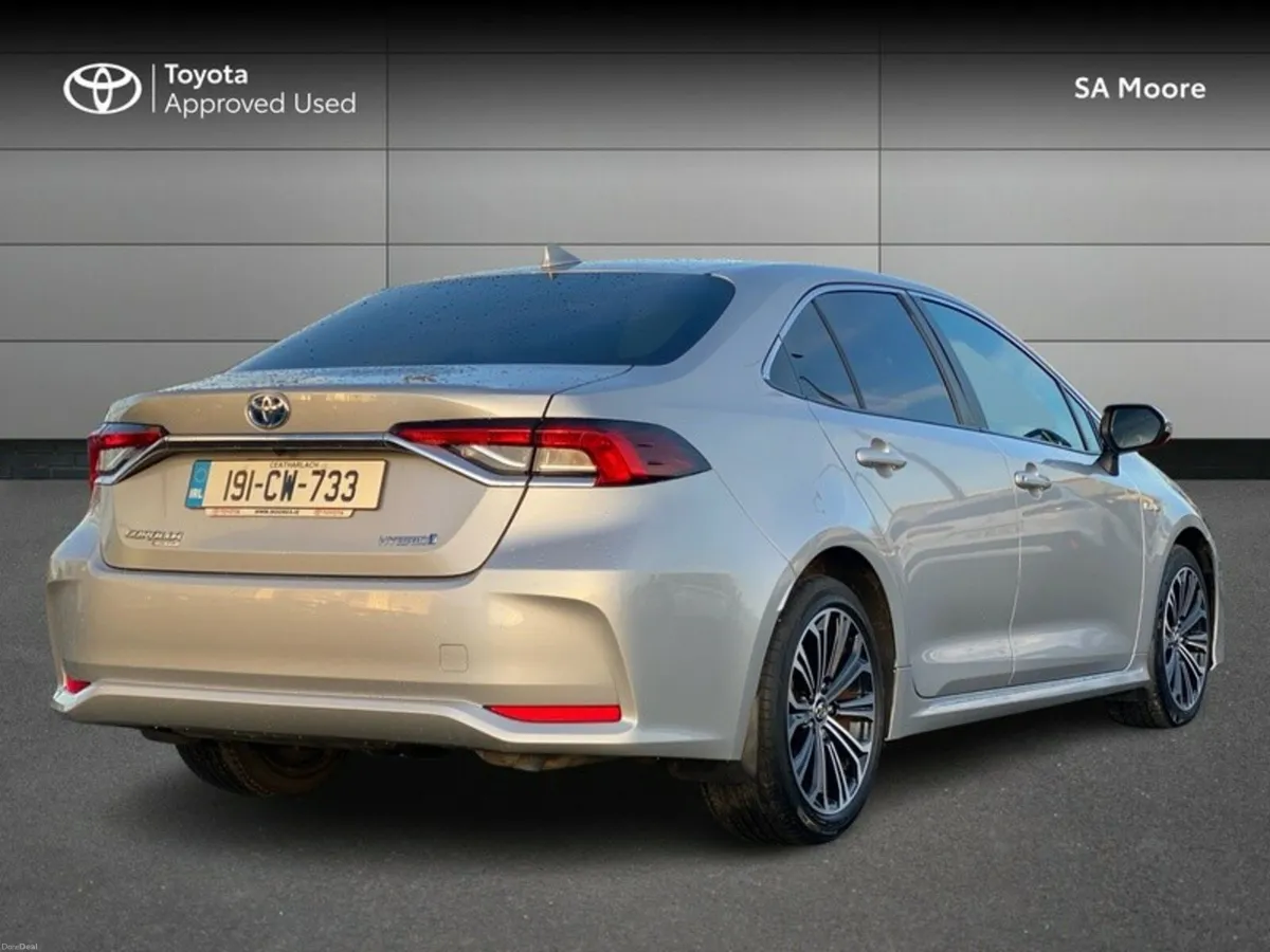 Toyota Corolla LUNA SPORT SALOON - Image 2