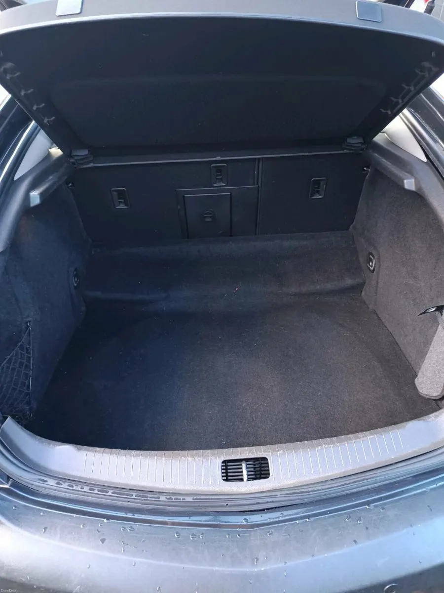 Vauxhall Insignia 2010 - Image 4