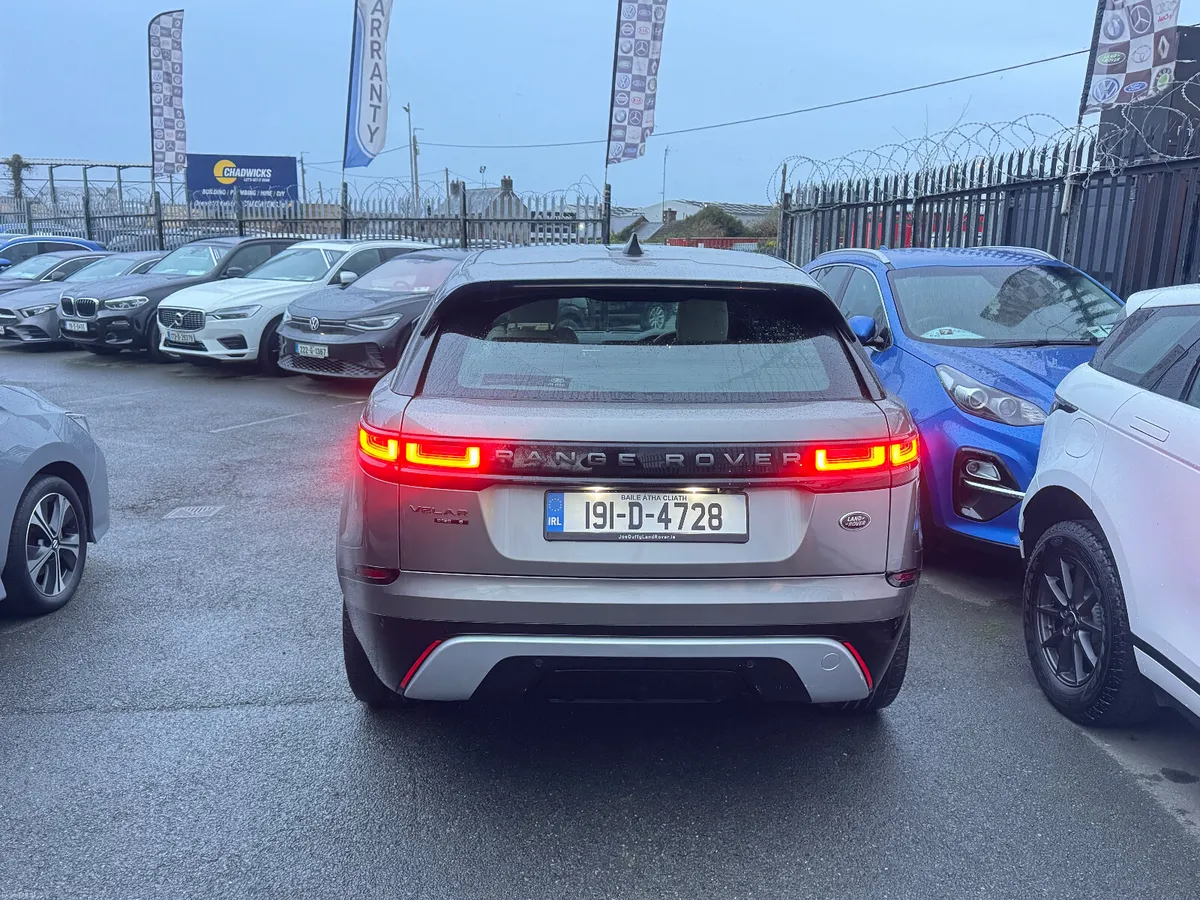 19 Range Rover Velar Glass Rood R Dynamic - Image 6