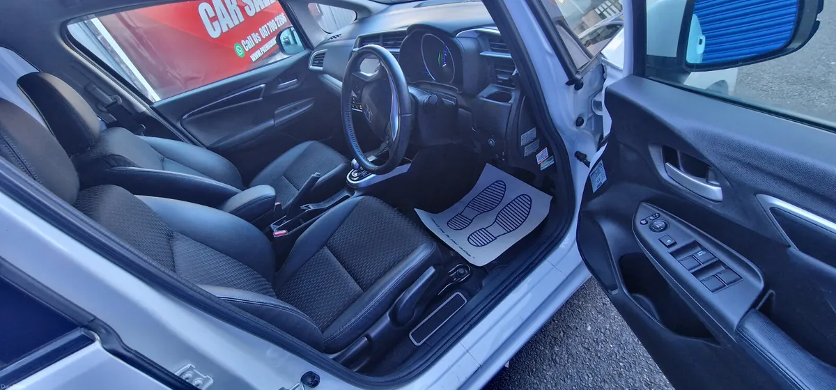 Honda fit Hybrid AA APPROVED - Image 5