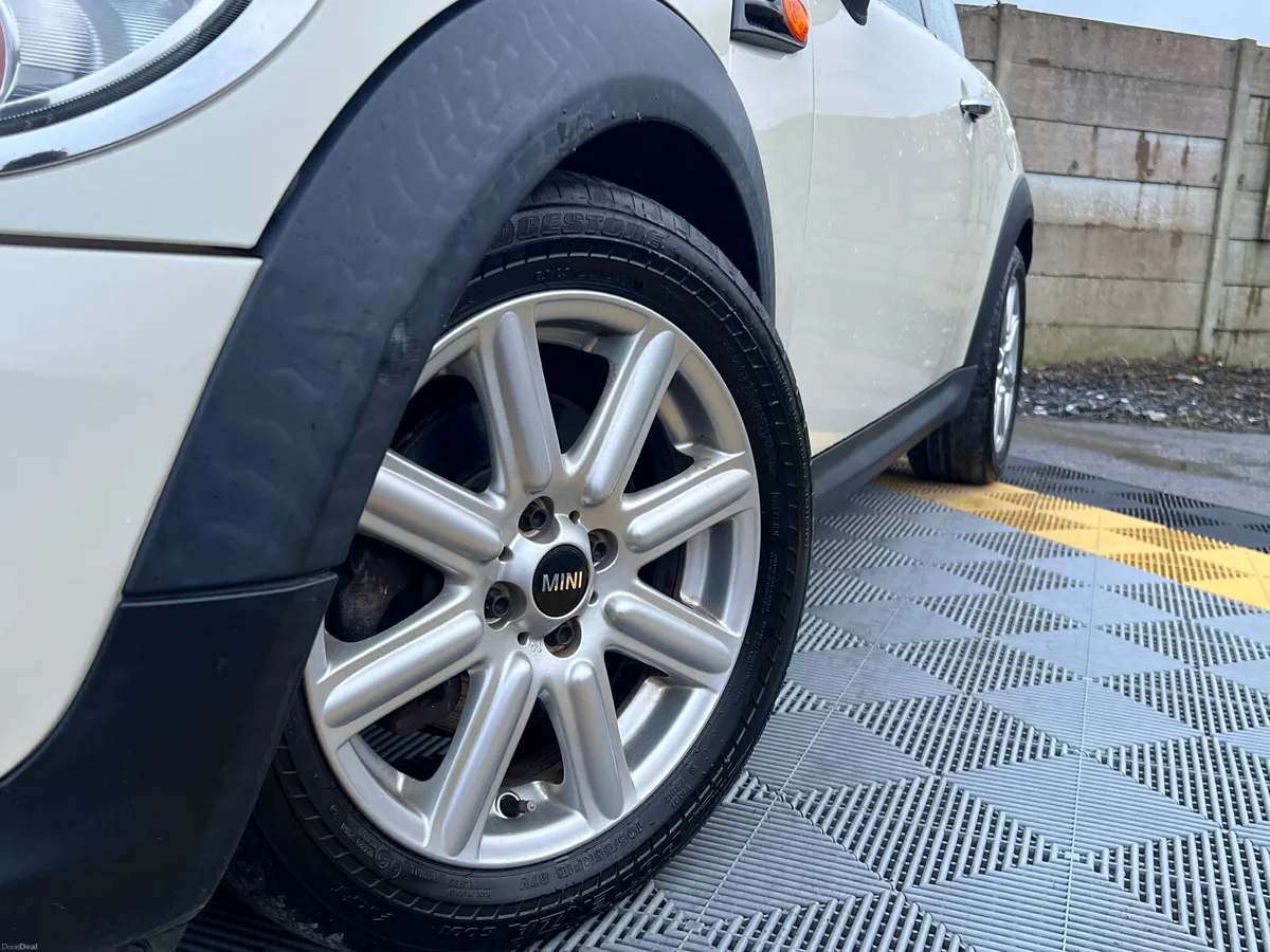 Mini Cooper 1.6 Petrol Auto - Image 2
