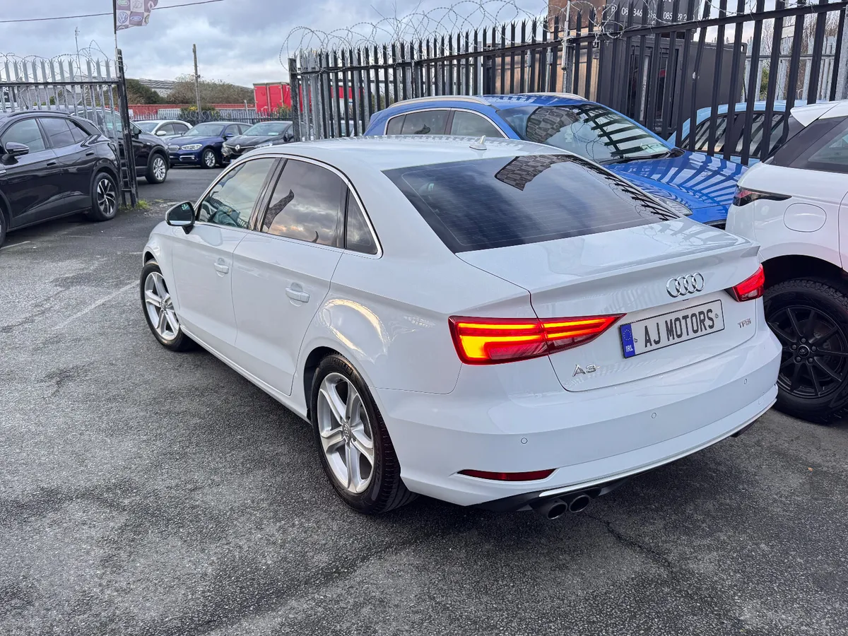 17 AUDI A3 SALOON AUTOMATIC LOW KLM - Image 4