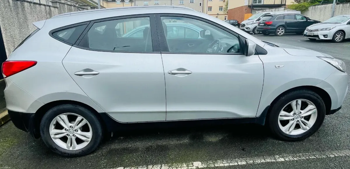 Hyundai ix 35 - Image 2
