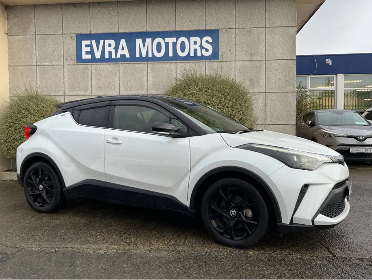 Toyota C-HR SOL NERO HYBRID AUTOMATIC 1.8 PETROL / - Image 2