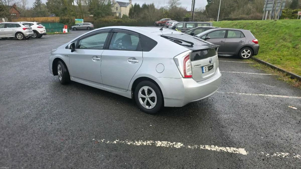 Toyota Prius 1.8 hybrid NCT 01/28 LOW Mileage - Image 3