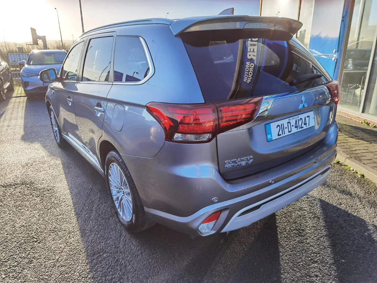 MITSUBISHI OUTLANDER 2.4 EXCEED SAFETY AUTO PHEV - Image 6