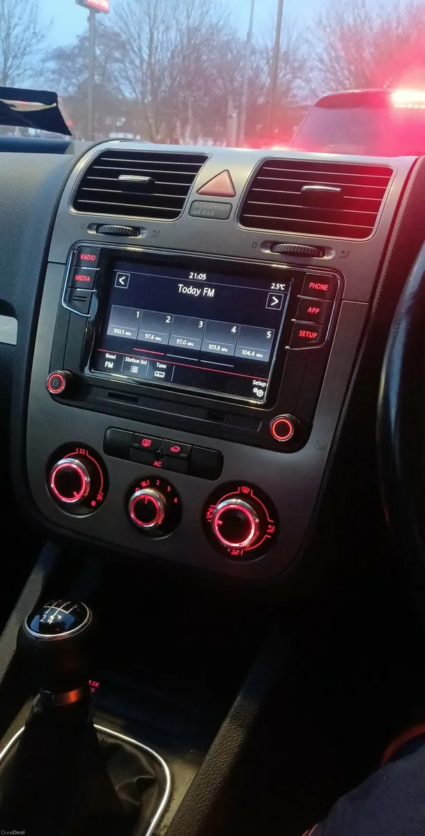 MK5 GOLF SPORT VERY HIGH SPEC VERY LOW KMS - Image 2