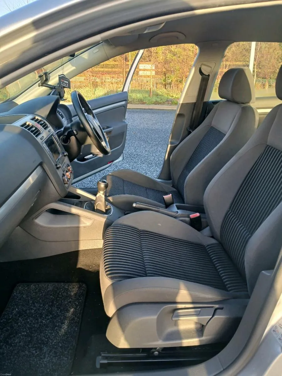 MK5 GOLF SPORT VERY HIGH SPEC VERY LOW KMS - Image 3