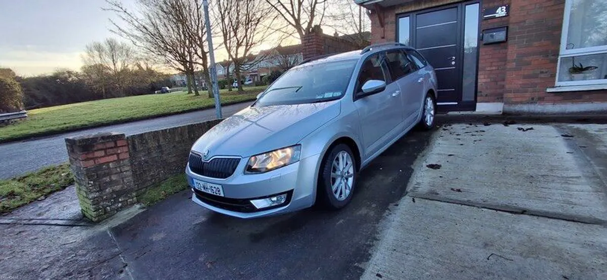 2013 Skoda Octavia 1.6 dsg auto estate - Image 1