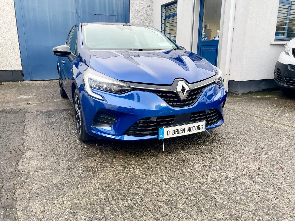 Renault Clio Equilibre 1.0TCE Petrol Manual,2023 - Image 1