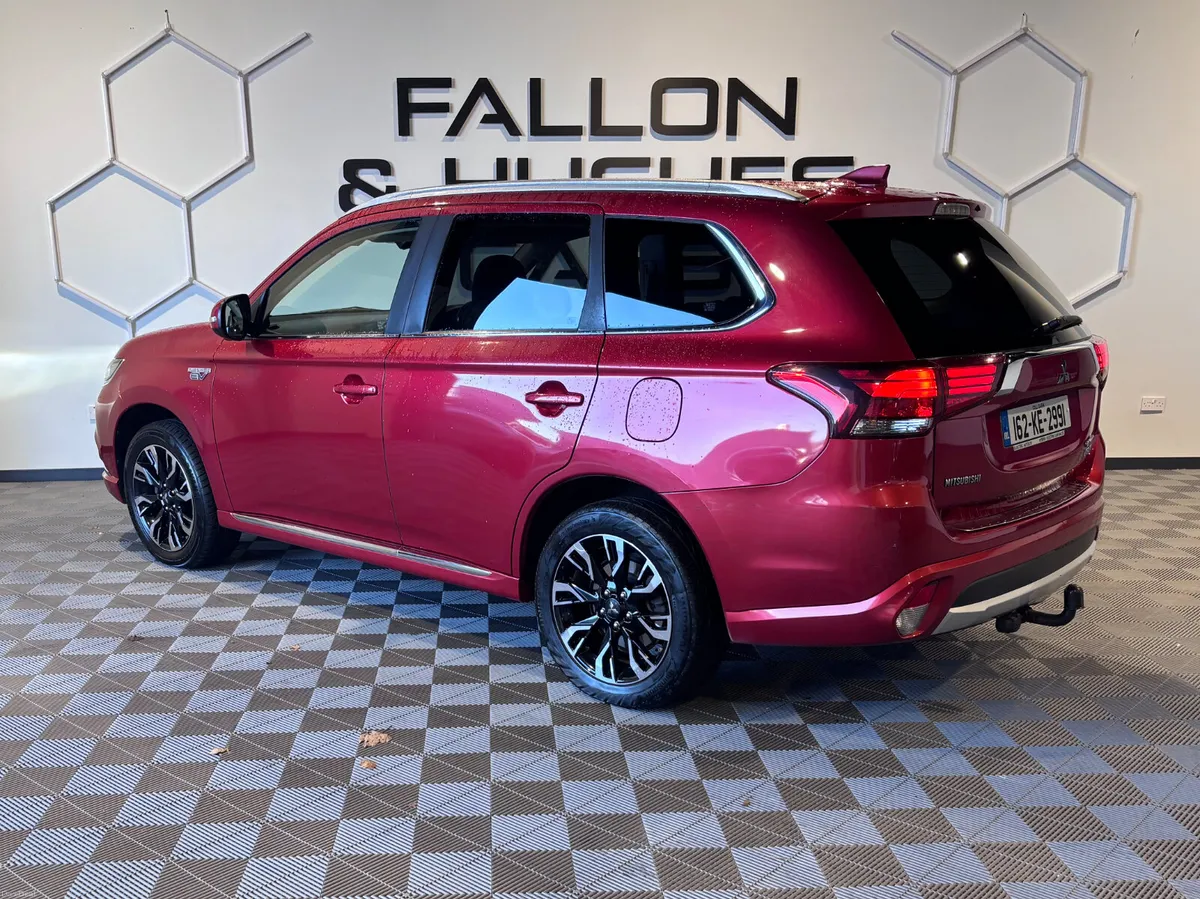 Mitsubishi Outlander 2.0  PHEV 200BHP  / HIGH SPEC - Image 4