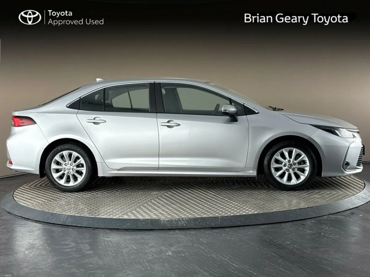 Toyota Corolla HYBRID LUNA - Image 3