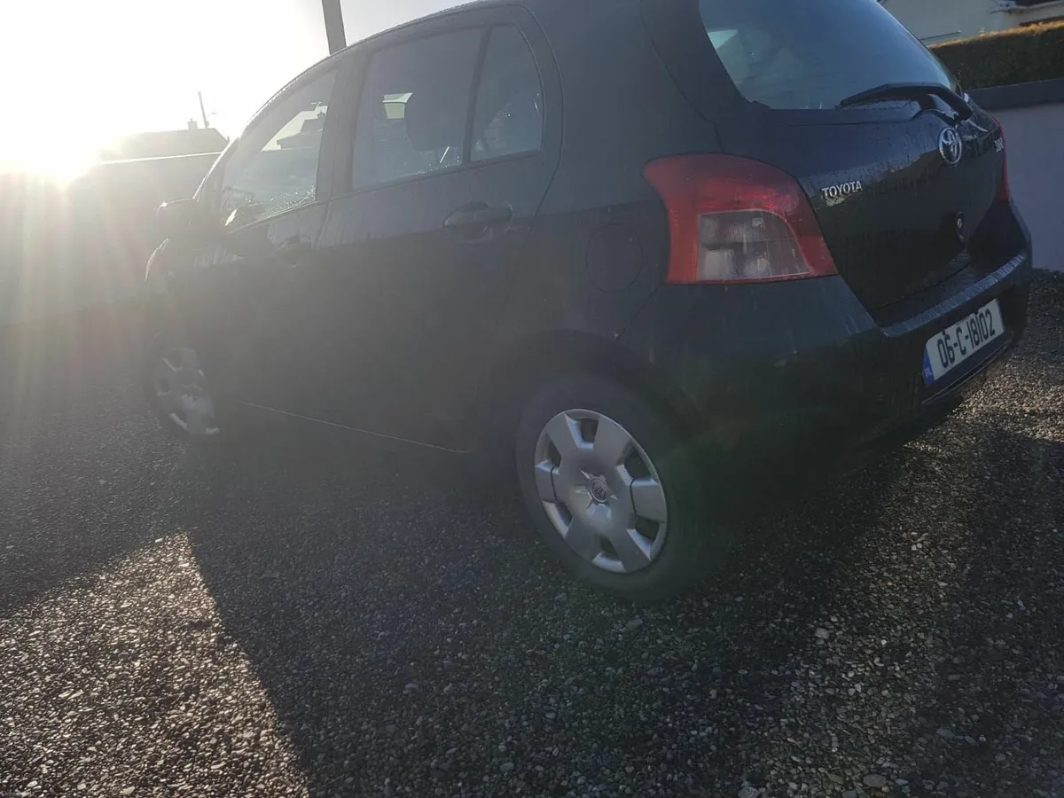 Toyota Yaris 2006 - Image 2