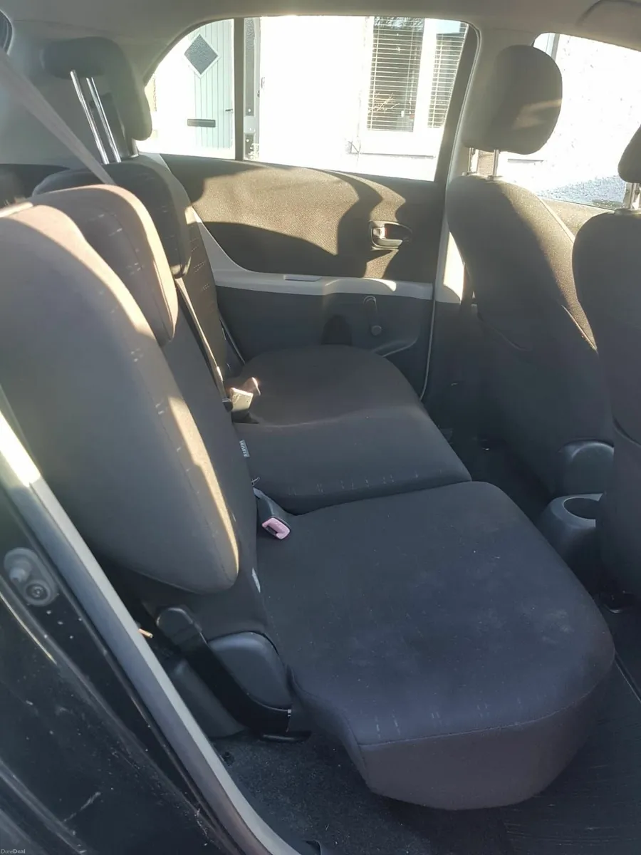 Toyota Yaris 2006 - Image 3