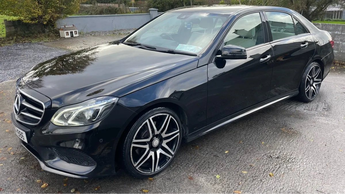 Mercedez E220 Bluetec AMG Night Edition - Image 2